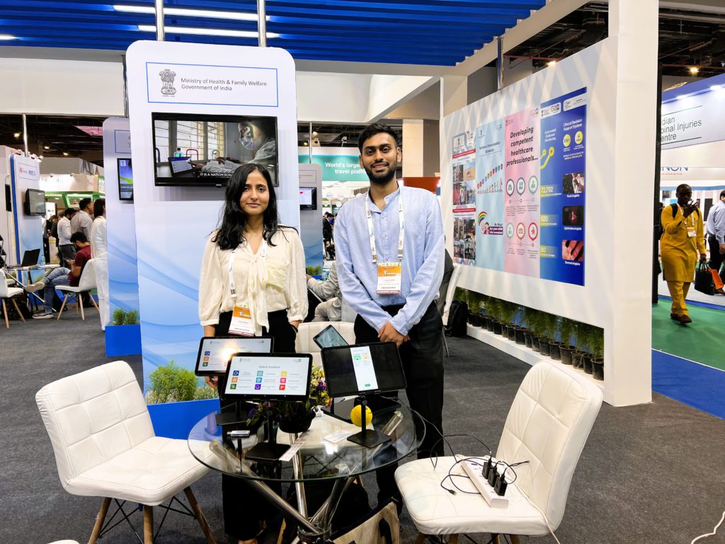 Wadhwani AI team at the Advantage Healthcare Summit 2023, demonstrating our Clinical Decision Support System and our disease outbreak monitoring solutions.